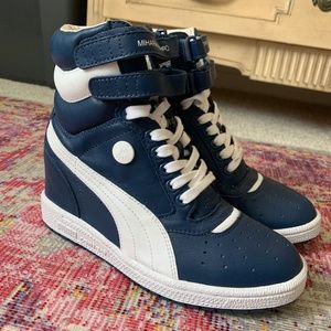 Puma Wedge HIghtop Sneaker heel navy blue